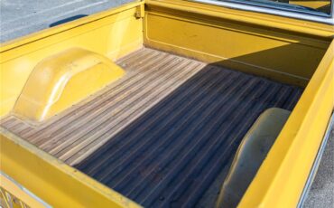 Chevrolet-C10-1972-White-and-Ochre-Black-and-gray-12