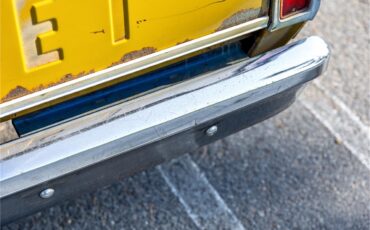 Chevrolet-C10-1972-White-and-Ochre-Black-and-gray-13