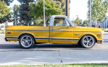 Chevrolet-C10-1972-White-and-Ochre-Black-and-gray-14
