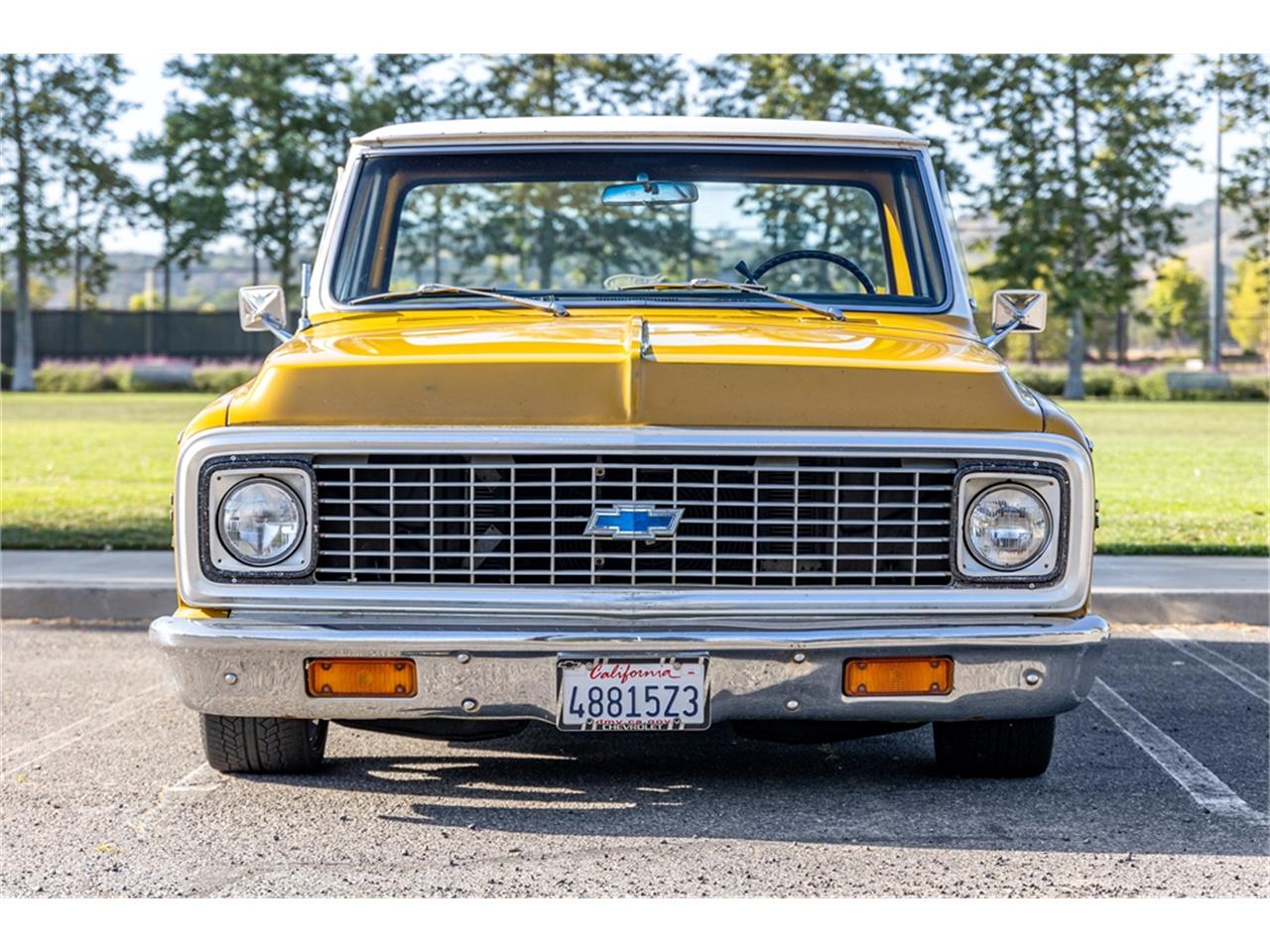 Chevrolet-C10-1972-White-and-Ochre-Black-and-gray-16
