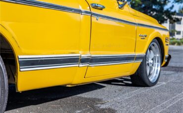 Chevrolet-C10-1972-White-and-Ochre-Black-and-gray-2