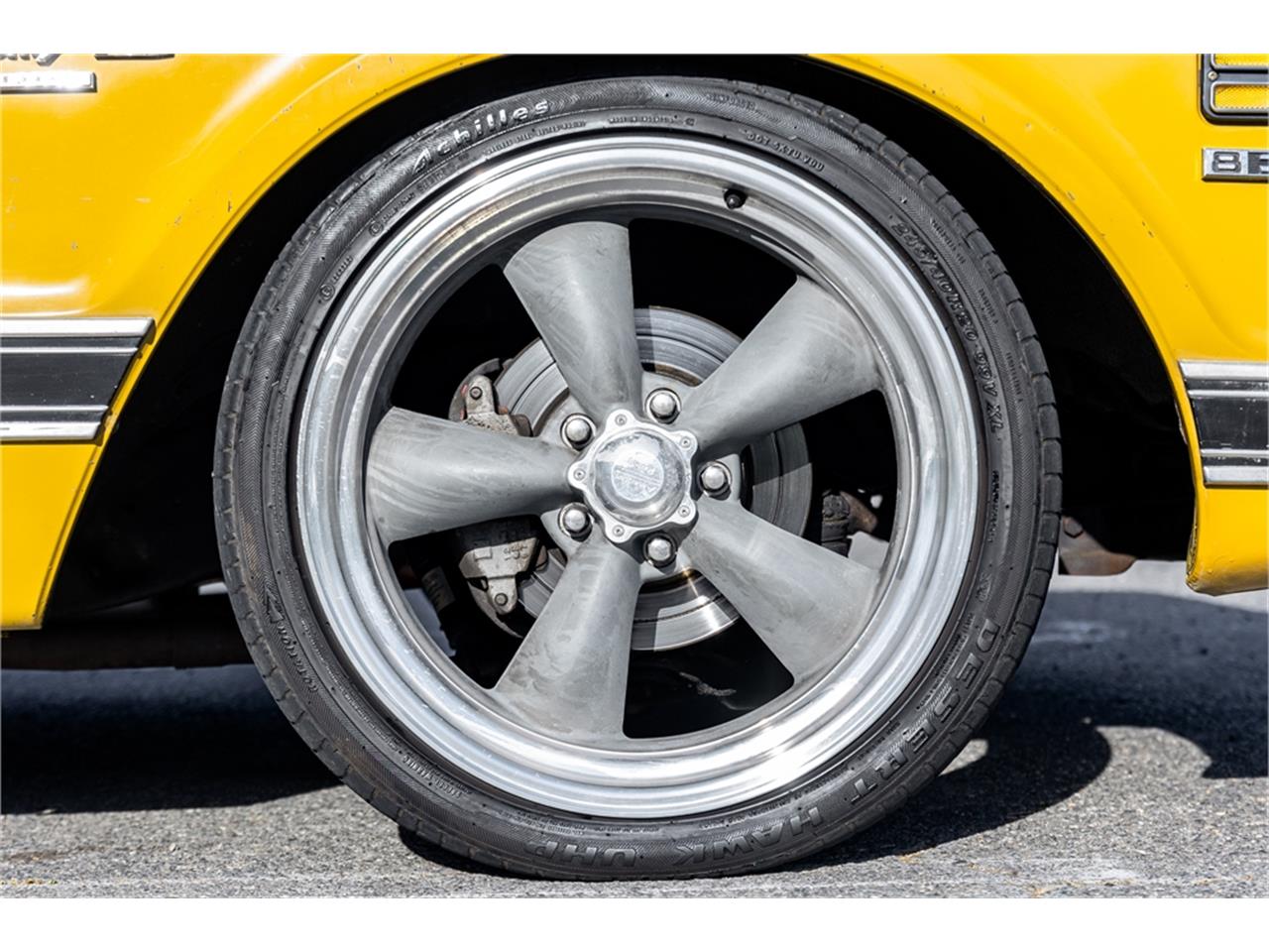 Chevrolet-C10-1972-White-and-Ochre-Black-and-gray-38