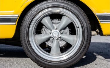 Chevrolet-C10-1972-White-and-Ochre-Black-and-gray-39