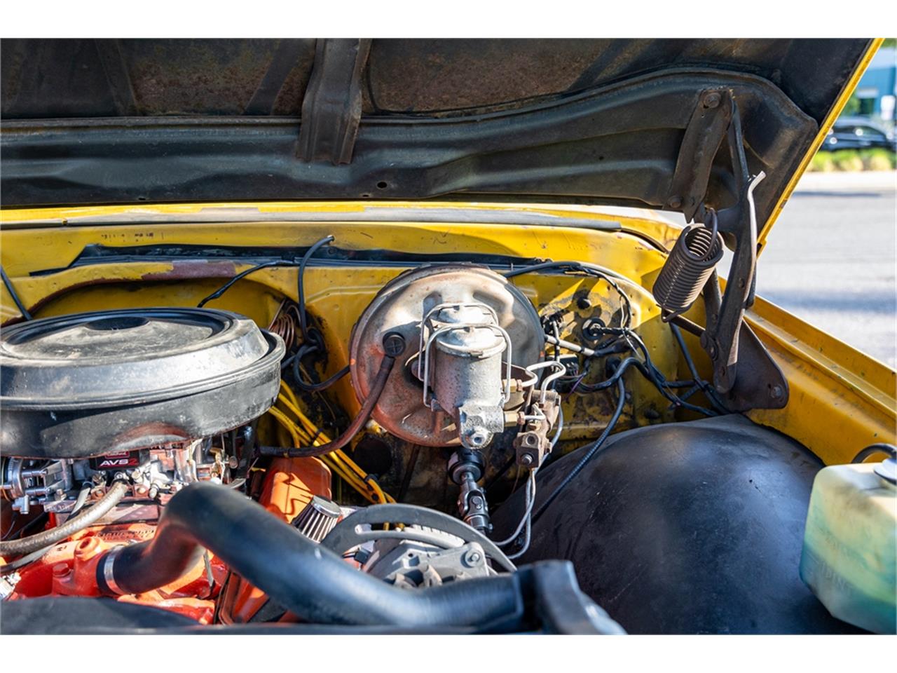 Chevrolet-C10-1972-White-and-Ochre-Black-and-gray-4