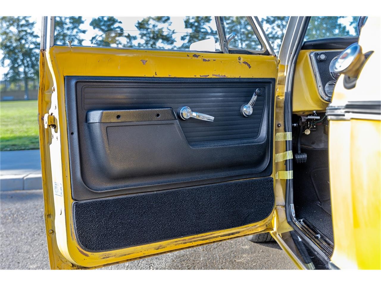 Chevrolet-C10-1972-White-and-Ochre-Black-and-gray-53