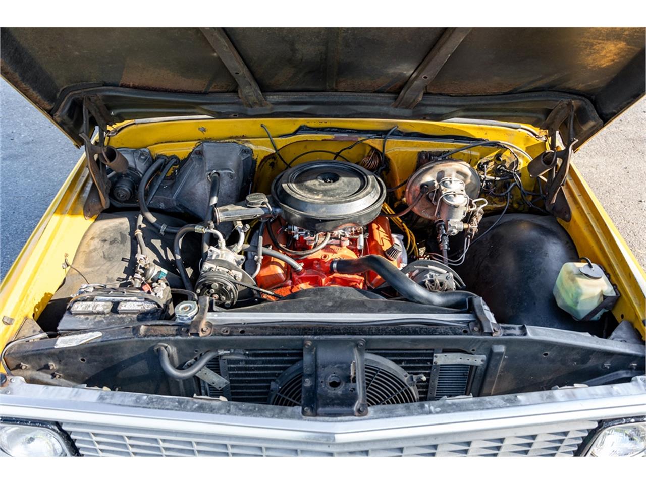 Chevrolet-C10-1972-White-and-Ochre-Black-and-gray-60