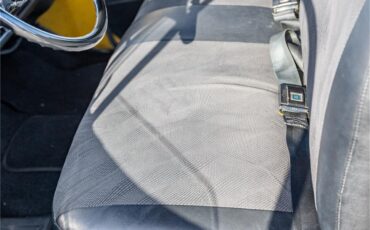 Chevrolet-C10-1972-White-and-Ochre-Black-and-gray-71