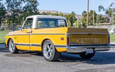 Chevrolet-C10-1972-White-and-Ochre-Black-and-gray-9