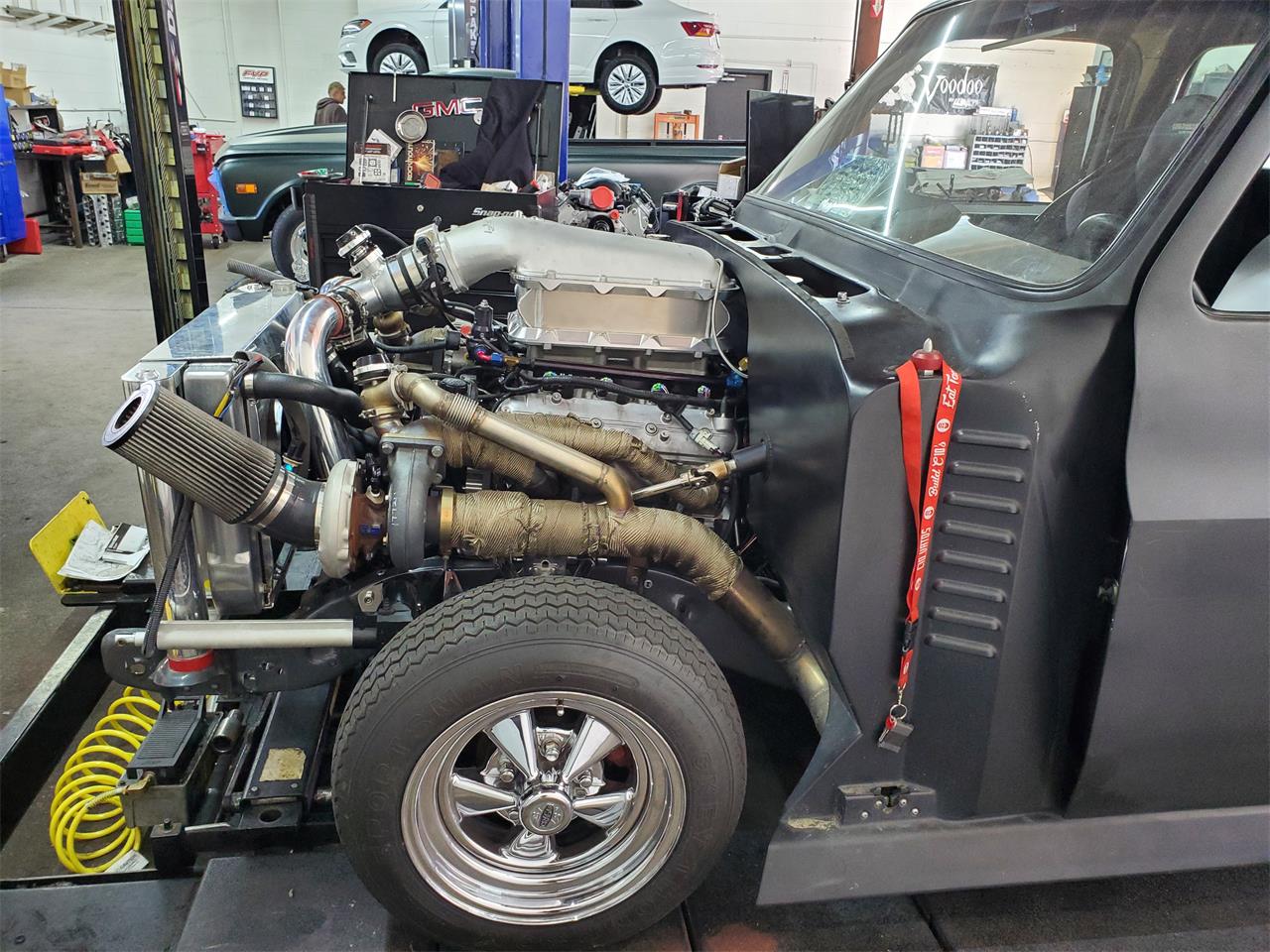 Chevrolet-C10-1976-Wrap-Roaring-Thunder-Dark-Metallic-Gray-4