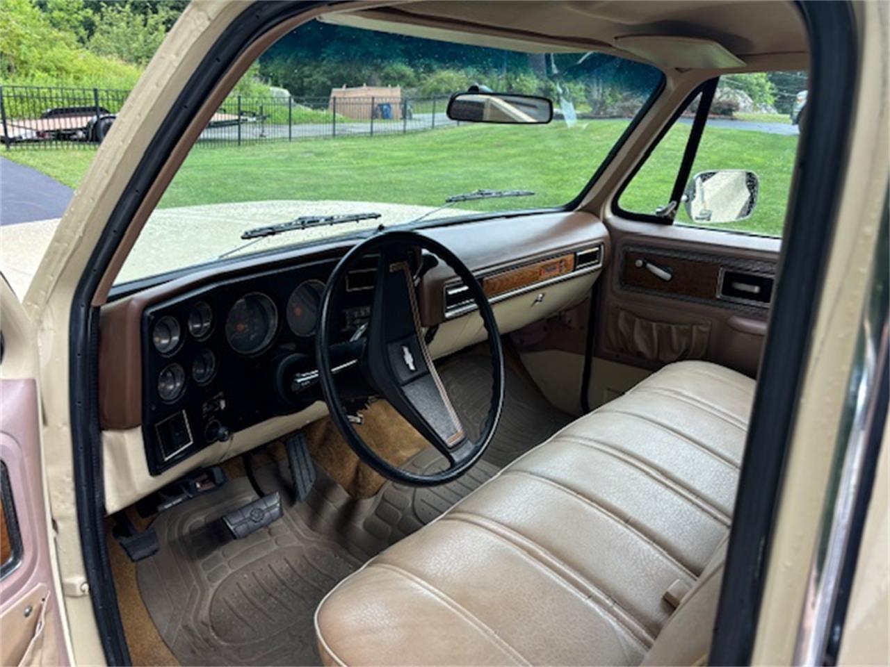 Chevrolet-C10-1977-Two-tone-beige-and-t-Tan-5