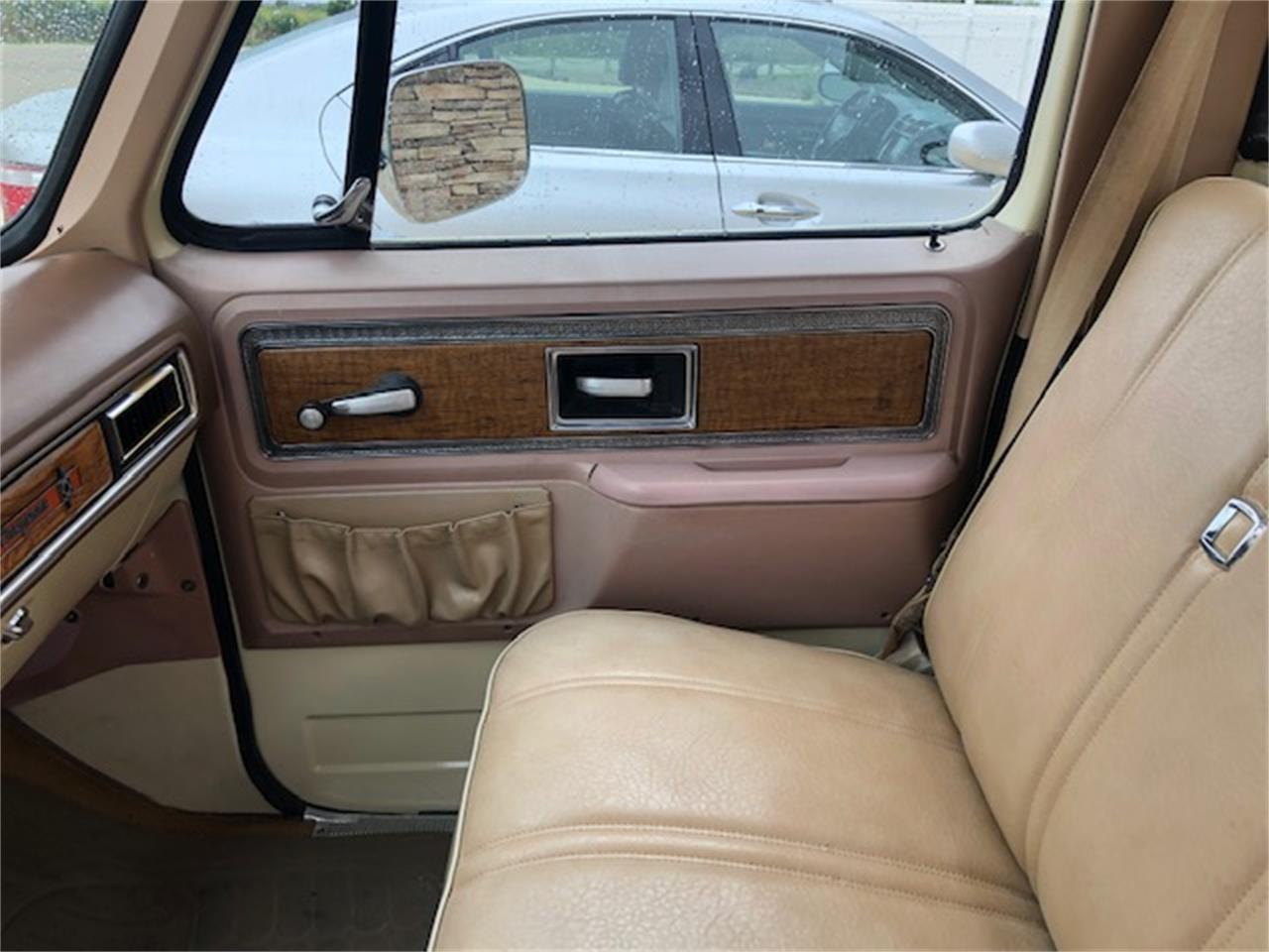 Chevrolet-C10-1977-Two-tone-beige-and-t-Tan-8