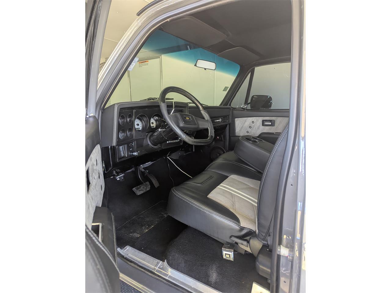 Chevrolet-C10-1980-Gray-Black-2