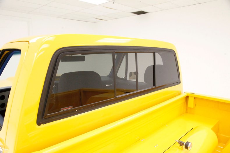 Chevrolet-C10-1980-Yellow-Blue-24