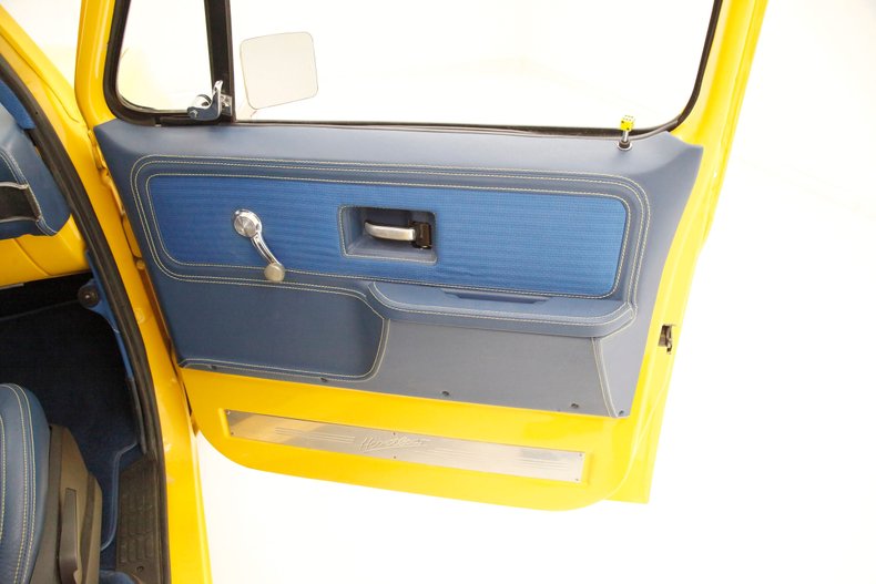 Chevrolet-C10-1980-Yellow-Blue-31