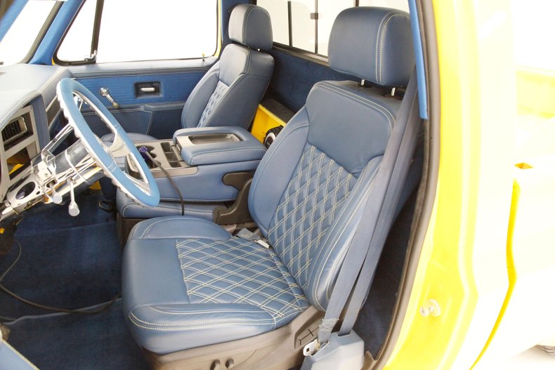Chevrolet-C10-1980-Yellow-Blue-32