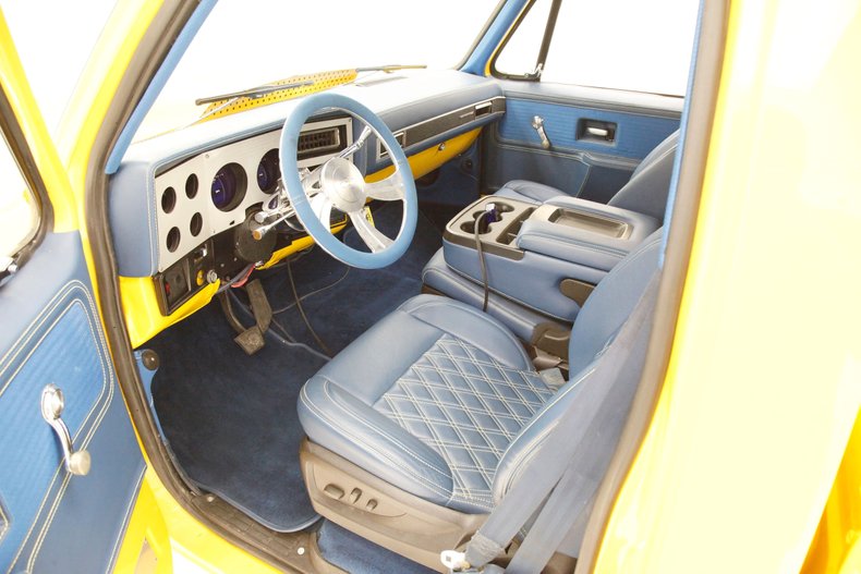 Chevrolet-C10-1980-Yellow-Blue-33
