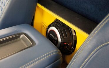 Chevrolet-C10-1980-Yellow-Blue-39