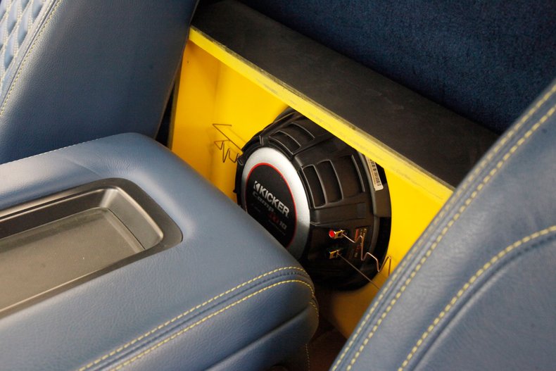 Chevrolet-C10-1980-Yellow-Blue-39