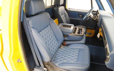 Chevrolet-C10-1980-Yellow-Blue-40