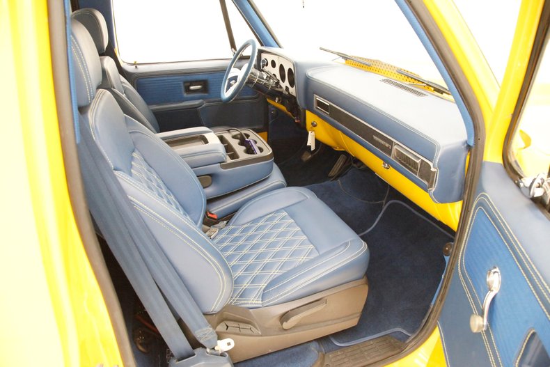 Chevrolet-C10-1980-Yellow-Blue-41