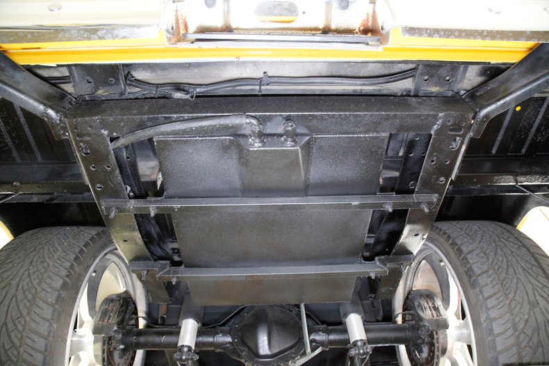 Chevrolet-C10-1980-Yellow-Blue-43