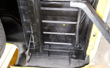 Chevrolet-C10-1980-Yellow-Blue-45