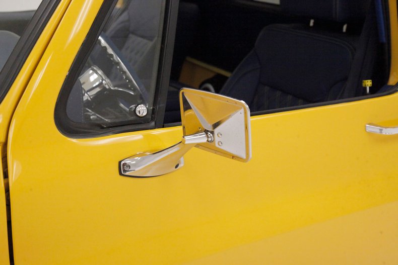 Chevrolet-C10-1980-Yellow-Blue-49