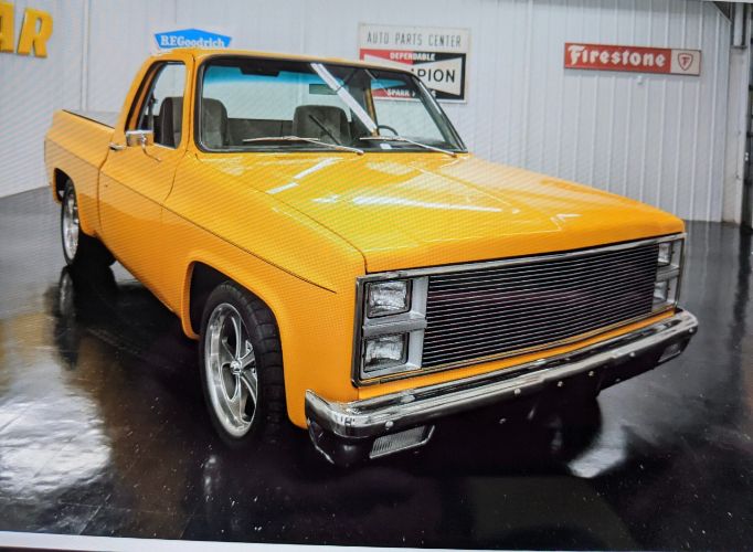 Chevrolet-C10-1982-Yellow-Gray-Cloth-1
