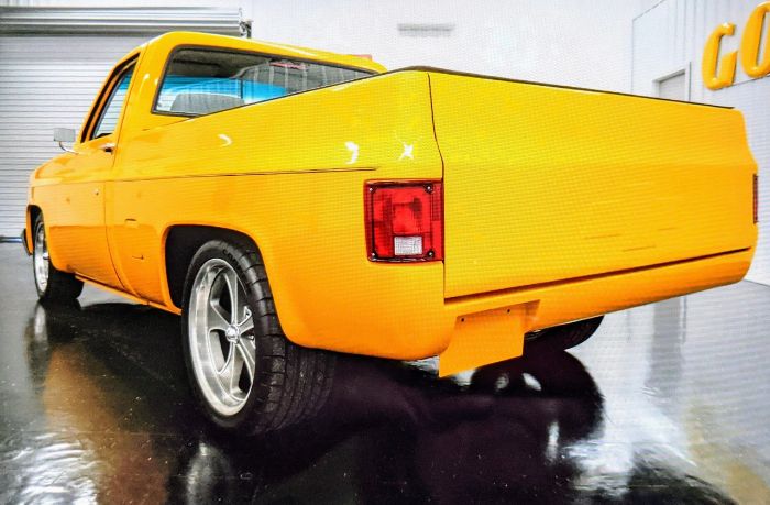 Chevrolet-C10-1982-Yellow-Gray-Cloth-10
