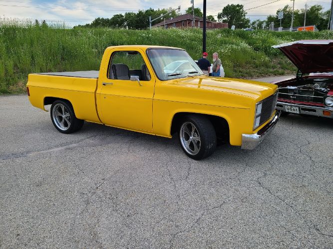 Chevrolet-C10-1982-Yellow-Gray-Cloth-20