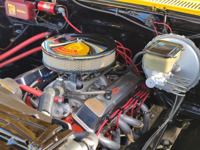 Chevrolet-C10-1982-Yellow-Gray-Cloth-25