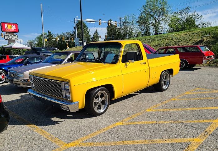 Chevrolet-C10-1982-Yellow-Gray-Cloth-30