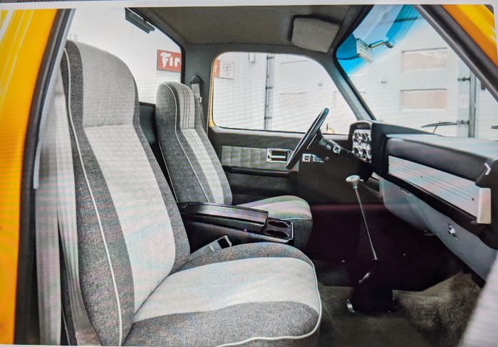 Chevrolet-C10-1982-Yellow-Gray-Cloth-5
