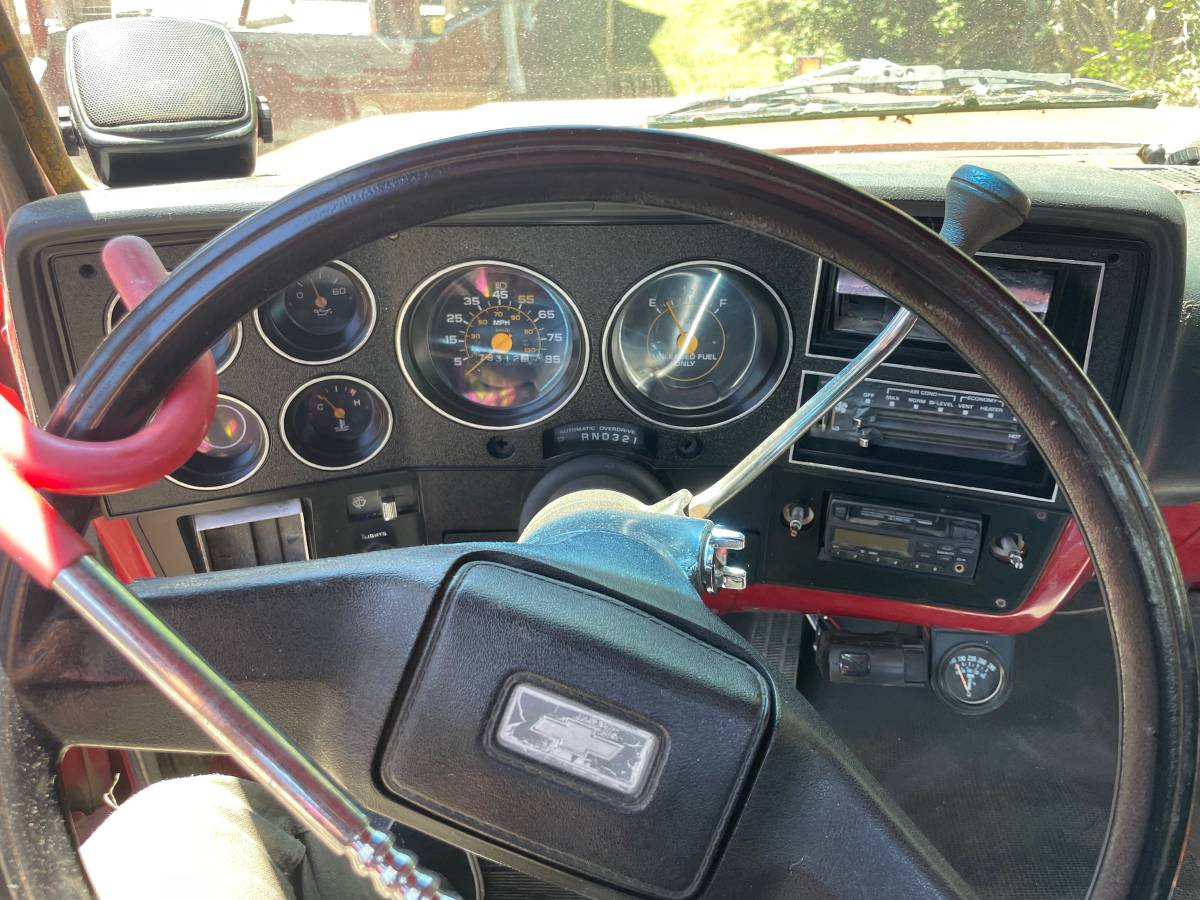 Chevrolet-C10-1982-red-17