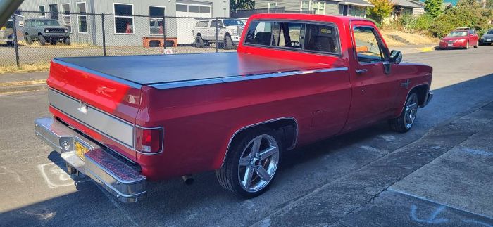 Chevrolet-C10-1983-17