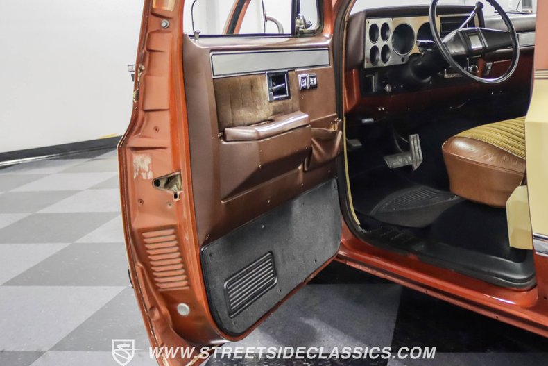 Chevrolet-C10-1983-Light-Bronze-Almond-16