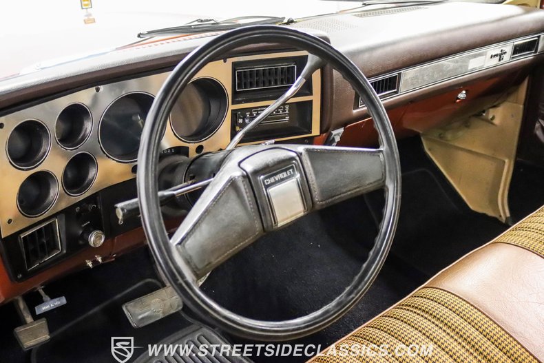Chevrolet-C10-1983-Light-Bronze-Almond-36