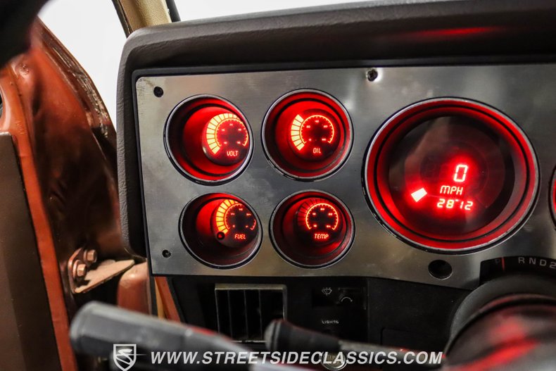 Chevrolet-C10-1983-Light-Bronze-Almond-39