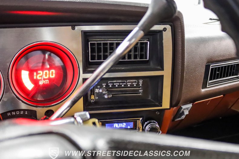 Chevrolet-C10-1983-Light-Bronze-Almond-41