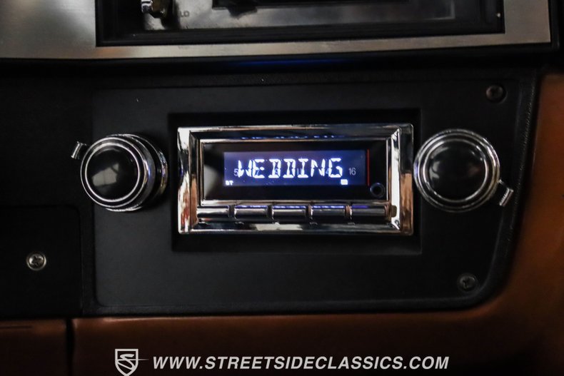 Chevrolet-C10-1983-Light-Bronze-Almond-42