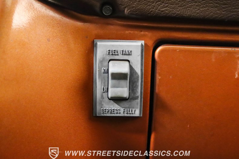 Chevrolet-C10-1983-Light-Bronze-Almond-44