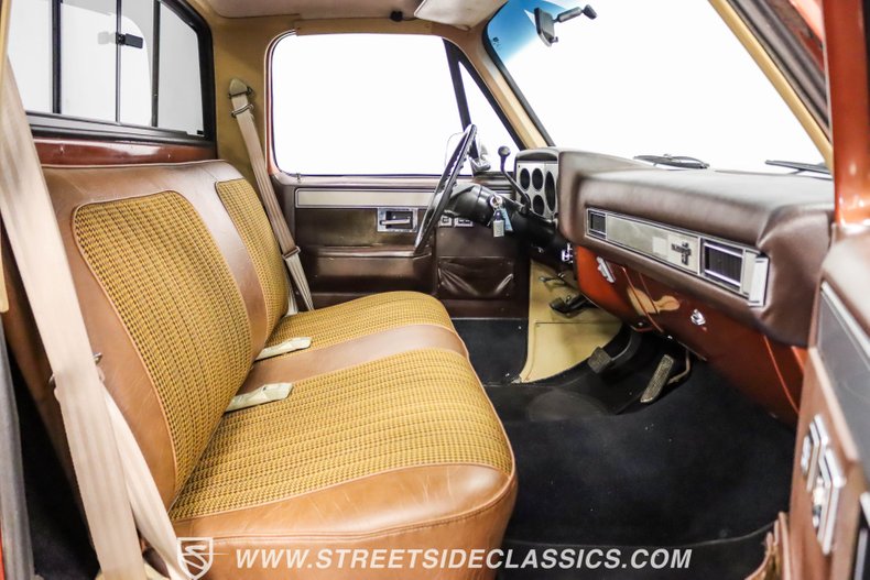 Chevrolet-C10-1983-Light-Bronze-Almond-47