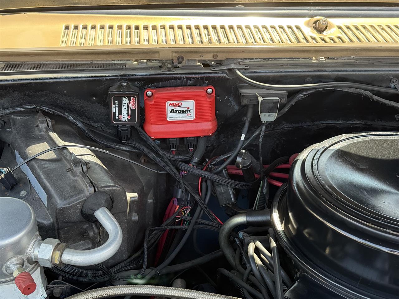 Chevrolet-C10-1983-Two-tone-gold-Two-tone-gold-and-br-19
