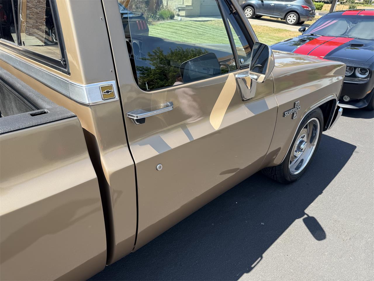 Chevrolet-C10-1983-Two-tone-gold-Two-tone-gold-and-br-4