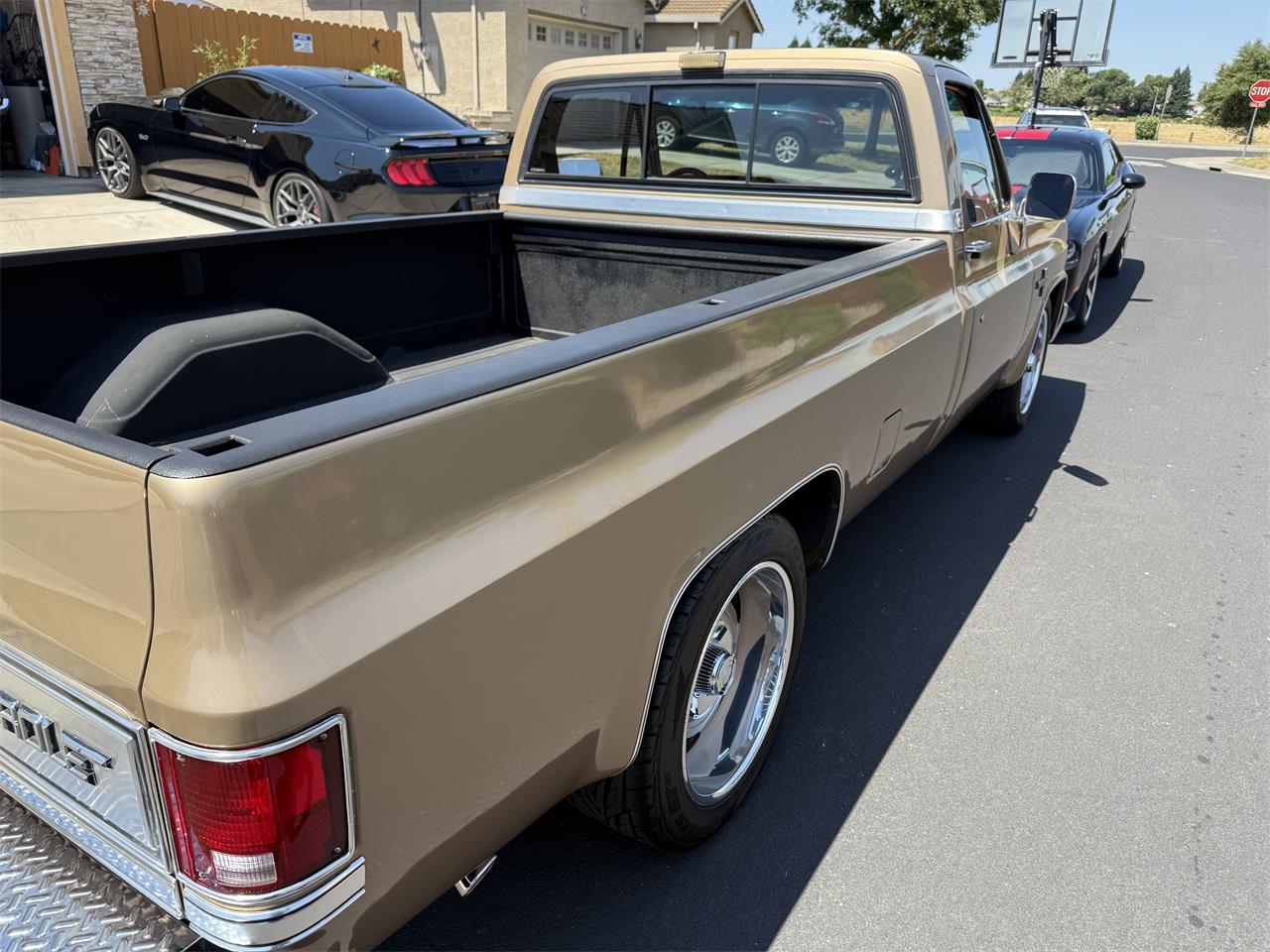 Chevrolet-C10-1983-Two-tone-gold-Two-tone-gold-and-br-5