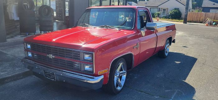 Chevrolet-C10-1983