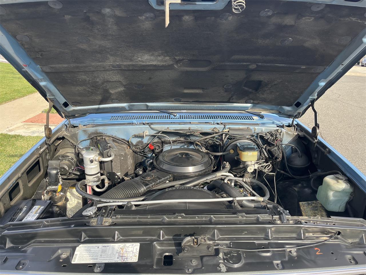 Chevrolet-C10-1984-Blue-and-Silver-Blue-5