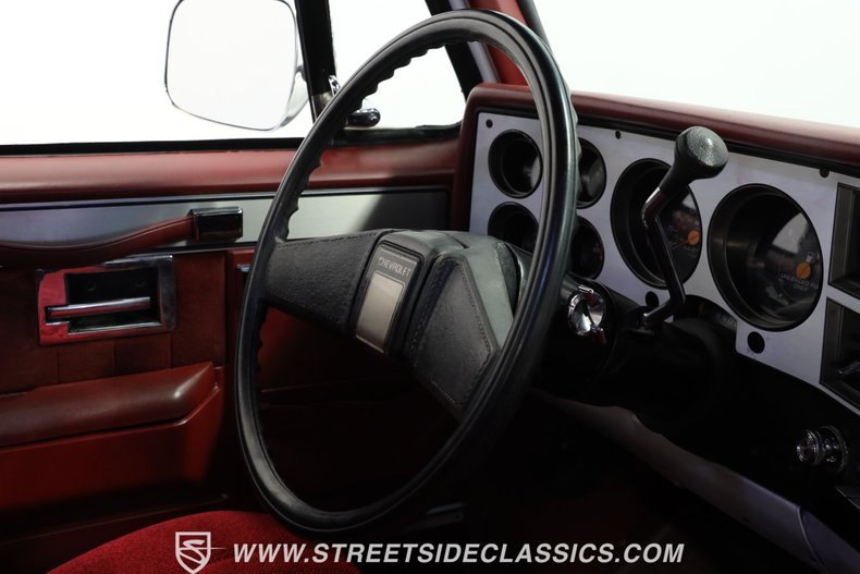 Chevrolet-C10-1984-RedWhite-Red-11