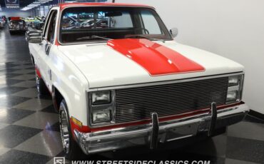 Chevrolet-C10-1984-RedWhite-Red-17