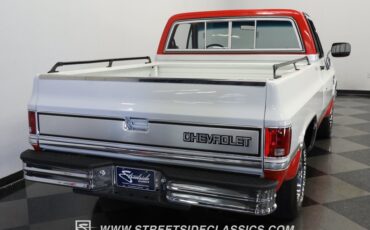 Chevrolet-C10-1984-RedWhite-Red-21